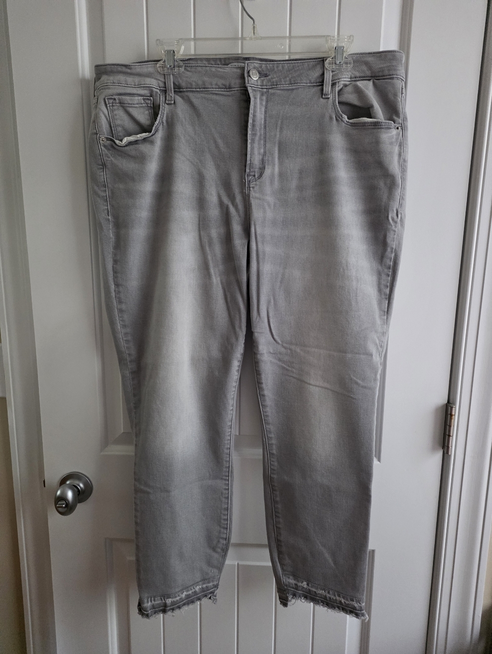 Old Navy Women's Light Gray Super Skinny Ankle Jeans Size 18 Tall
